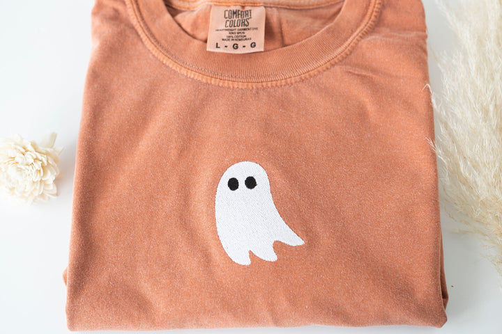 Embroidered Ghost T-shirt, Yam Colored T-shirt, Trendy Fall T-shirt, Cute Fall shirts for Women, Minimalist Fall Halloween Tee, G3-C-97