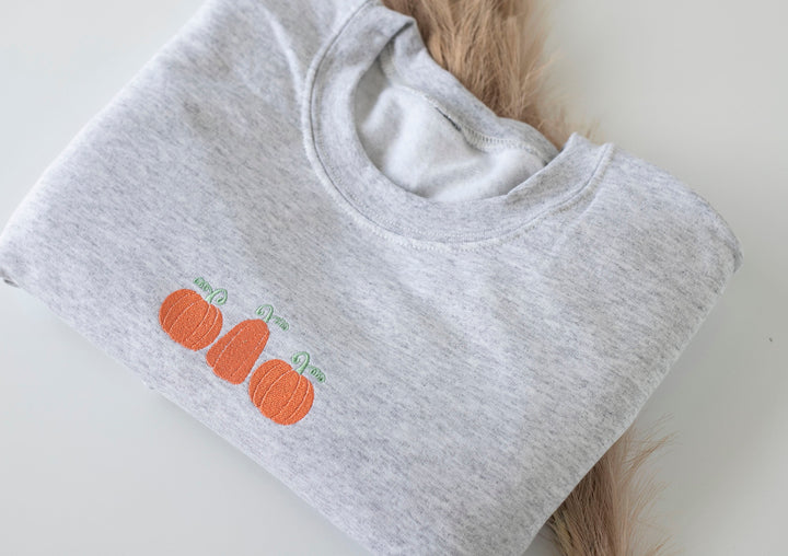 Embroidered Pumpkin Trio Sweatshirt, Embroidered Fall Sweatshirt, Halloween Crewneck, Thanksgiving Sweatshirt, Trendy Sweatshirt P3-C-U-97