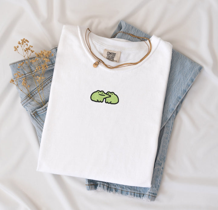 Embroidered Frog Tshirt, Embroidered Funny Tshirt, Embroidered Shirt, Trendy Tshirts for Women, Embroidered T-Shirt, FRO-C-97