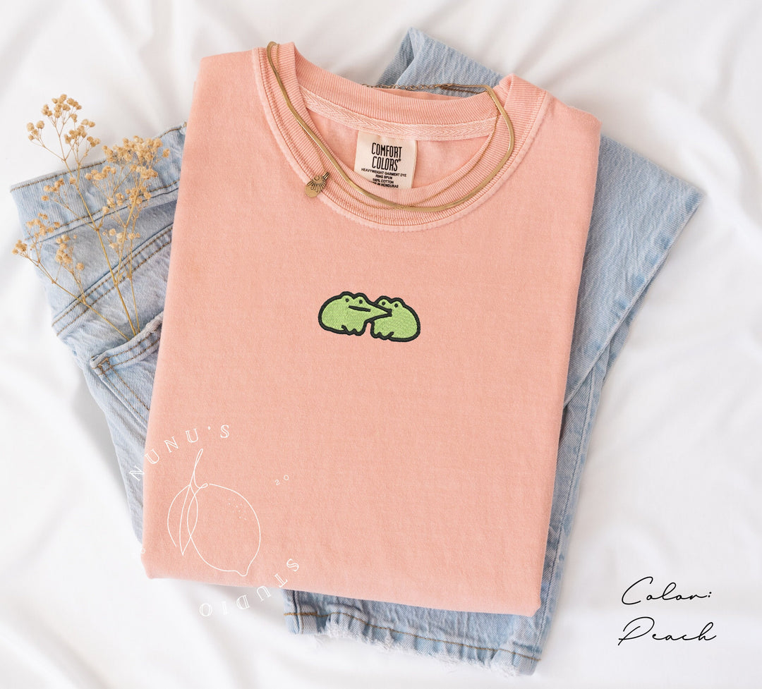 Embroidered Frog Tshirt, Embroidered Funny Tshirt, Embroidered Shirt, Trendy Tshirts for Women, Embroidered T-Shirt, FRO-C-97
