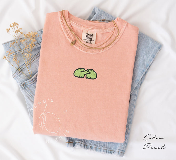 Embroidered Frog Tshirt, Embroidered Funny Tshirt, Embroidered Shirt, Trendy Tshirts for Women, Embroidered T-Shirt, FRO-C-97