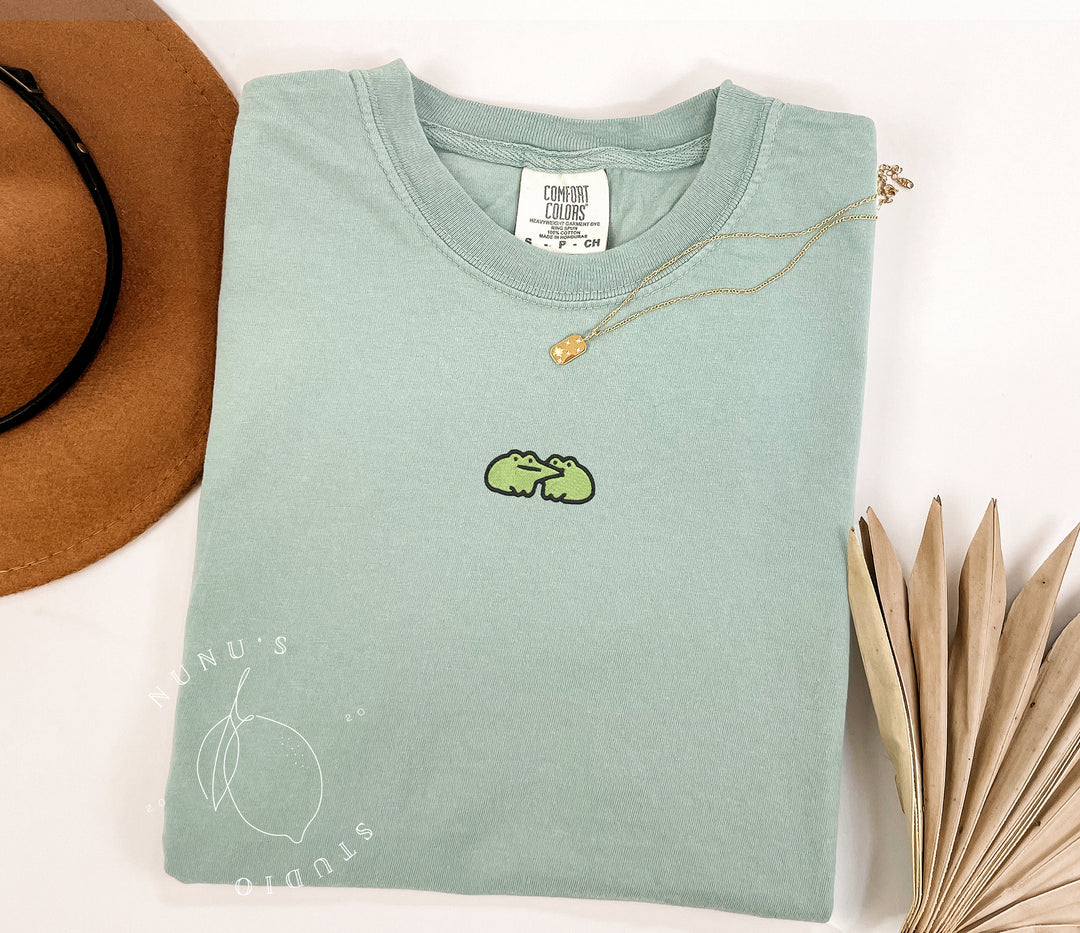 Embroidered Frog Tshirt, Embroidered Funny Tshirt, Embroidered Shirt, Trendy Tshirts for Women, Embroidered T-Shirt, FRO-C-97