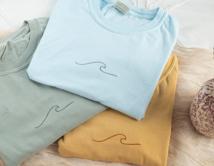 Embroidered Wave Tshirt, Embroidered Surf tshirt, Embroidered Summer Tshirt, Embroidered Boho Shirt, Trendy Tshirts for Women, WAVE-C-97