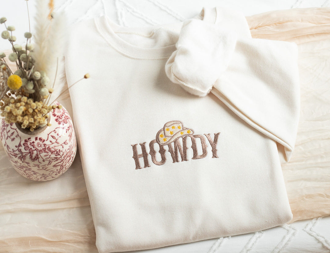 Embroidered Howdy Sweatshirt, Embroidered Cowgirl Sweatshirt, Cute Sweatshirts for Women, Trendy Crewneck, Preppy Sweatshirt, HOW-C-120