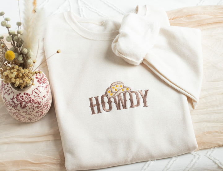 Embroidered Howdy Sweatshirt, Embroidered Cowgirl Sweatshirt, Cute Sweatshirts for Women, Trendy Crewneck, Preppy Sweatshirt, HOW-C-120