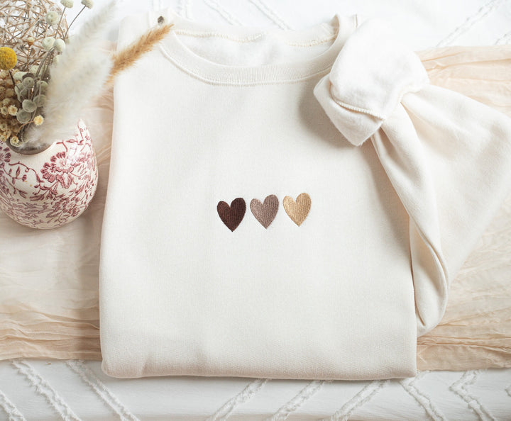 Embroidered Ombre Heart Sweatshirt, Embroidered Heart Crewneck, Cute Sweatshirts for Women, Trendy Crewneck, Heart Sweatshirt H3Z-C-97