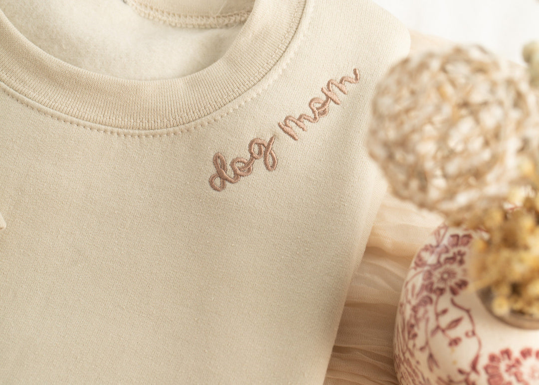Custom Embroidered Dog Mom Sweatshirt, Dog Mom Sweatshirt with Sleeve Names Paw Heart, Dog Mom Gifts, Pet Gifts, Gifts for Dog, NEN97C X