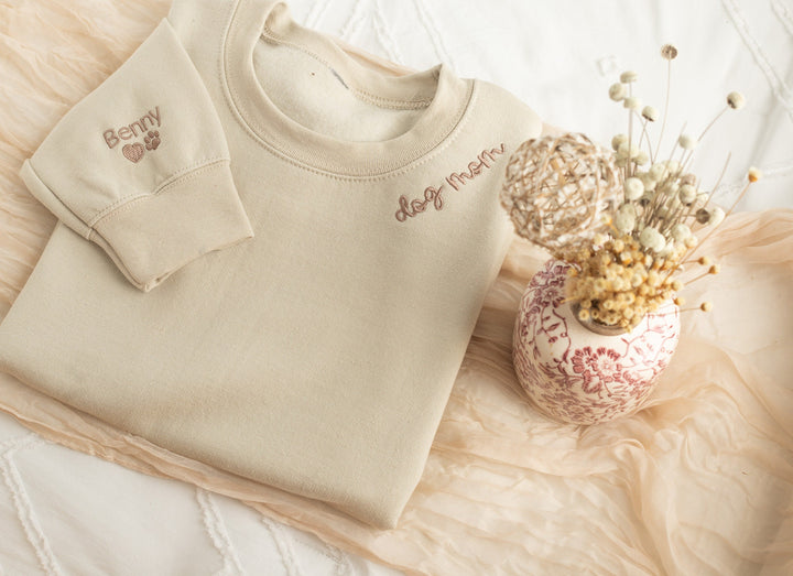 Custom Embroidered Dog Mom Sweatshirt, Dog Mom Sweatshirt with Sleeve Names Paw Heart, Dog Mom Gifts, Pet Gifts, Gifts for Dog, NEN97C X
