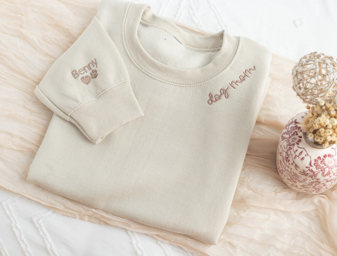 Custom Embroidered Dog Mom Sweatshirt, Dog Mom Sweatshirt with Sleeve Names Paw Heart, Dog Mom Gifts, Pet Gifts, Gifts for Dog, NEN97C X