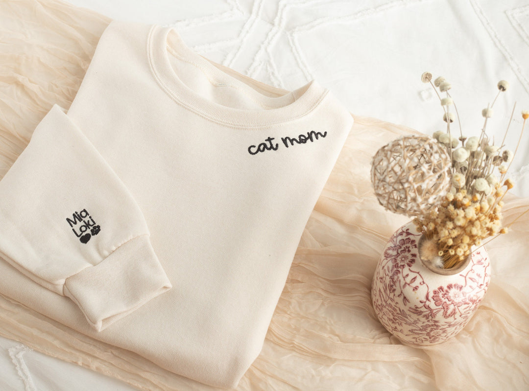 Custom Embroidered Cat Mom Sweatshirt, Cat Mom Sweatshirt with Sleeve Names Paw Heart, Cat Mom Gifts, Pet Gifts, Gifts for Cat, NEN97C X