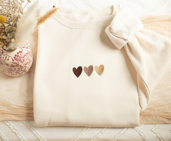 Embroidered Ombre Heart Sweatshirt, Embroidered Heart Crewneck, Cute Sweatshirts for Women, Trendy Crewneck, Heart Sweatshirt H3Z-C-97
