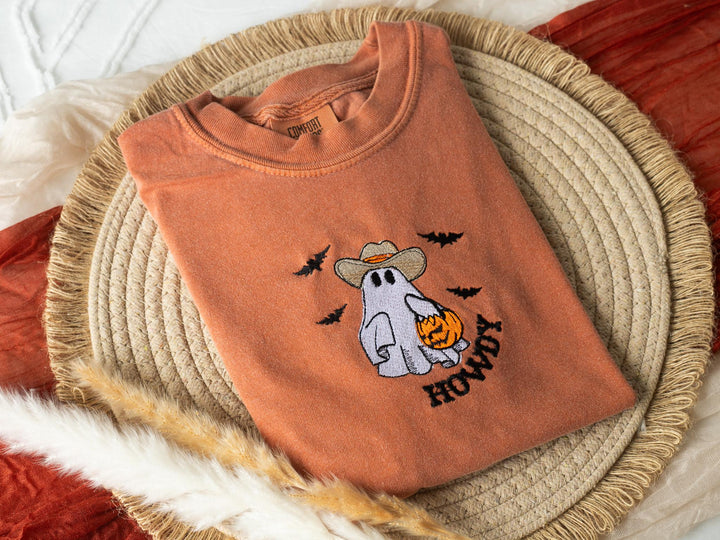 Embroidered Howdy Ghost T-shirt, Yam Colored T-shirt, Trendy Fall T-shirt, Cute Fall shirts Women, Cowboy Ghost Fall Halloween Tee, HZ1-C-97