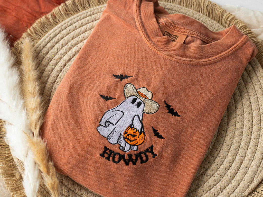 Embroidered Howdy Ghost T-shirt, Yam Colored T-shirt, Trendy Fall T-shirt, Cute Fall shirts Women, Cowboy Ghost Fall Halloween Tee, HZ1-C-97