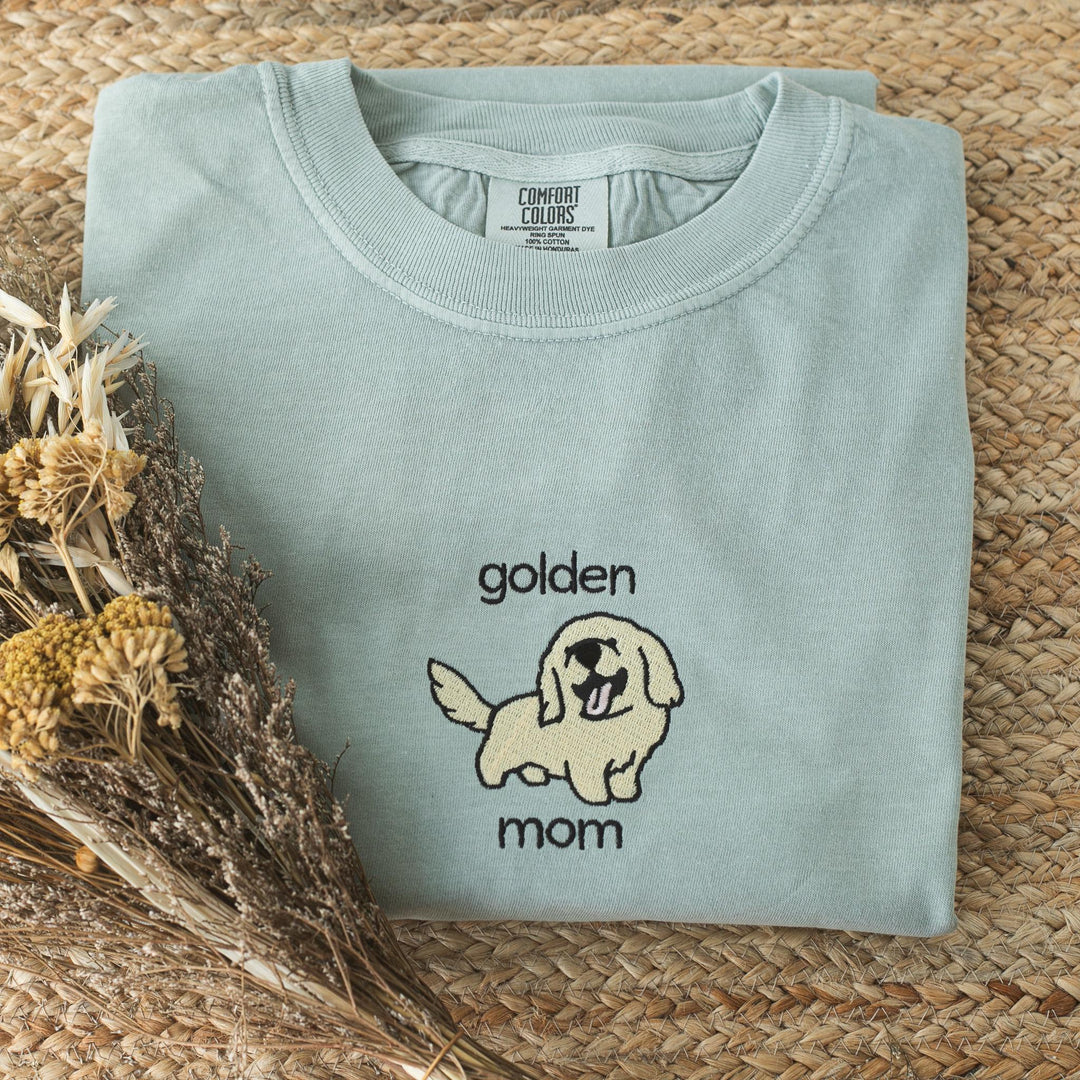 Embroidered Golden Retriever Mom T-shirt, Embroidered Golden Retriever T-shirt, Cute Dog T-shirt, Golden Retriever Gift, GOM-97-C