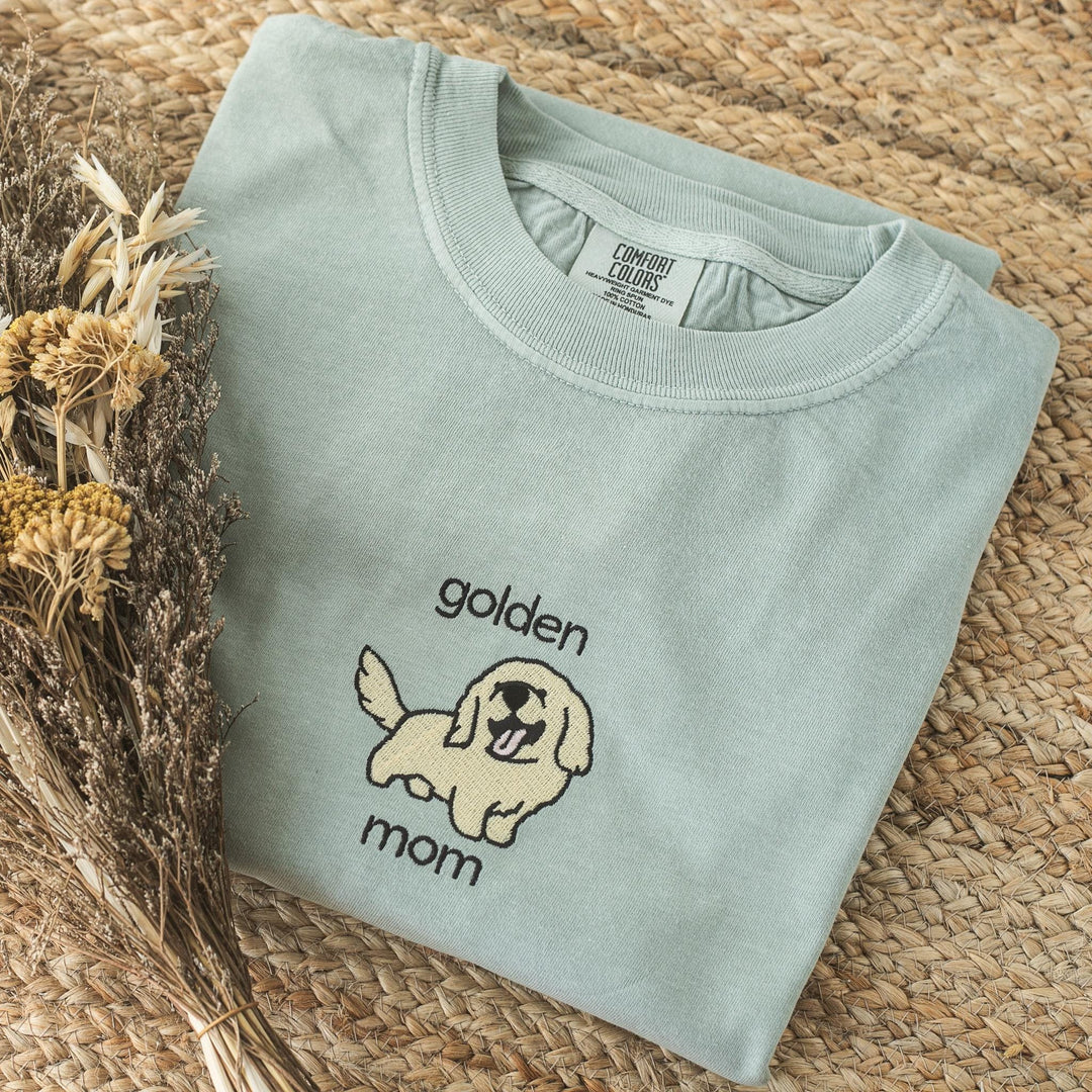 Embroidered Golden Retriever Mom T-shirt, Embroidered Golden Retriever T-shirt, Cute Dog T-shirt, Golden Retriever Gift, GOM-97-C